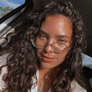 Meet your Posher, Karla